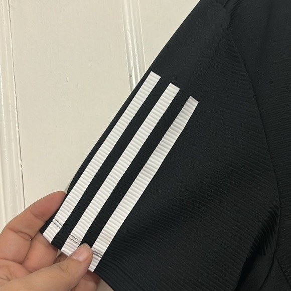 Adidas Unisex size M mesh top - Picture 2 of 5